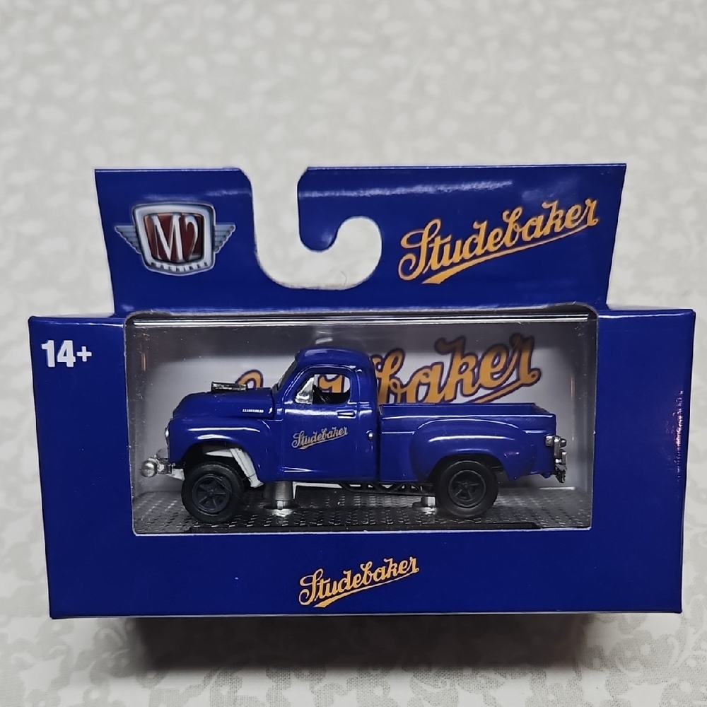 M2 Machines Blue 1950 Studebaker 2R Truck Premium Die-cast R92 24-92